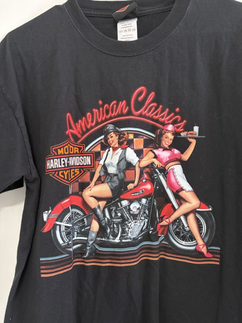 Harley-Davidson Black Short Sleeve Tee with Retro American‎ Classics Graphic - Picture 2 of 5